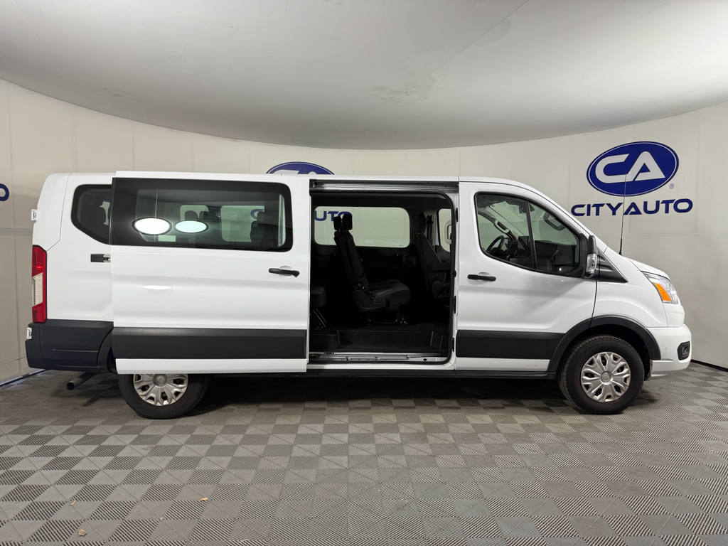 2023 Ford Transit XLT photo 4