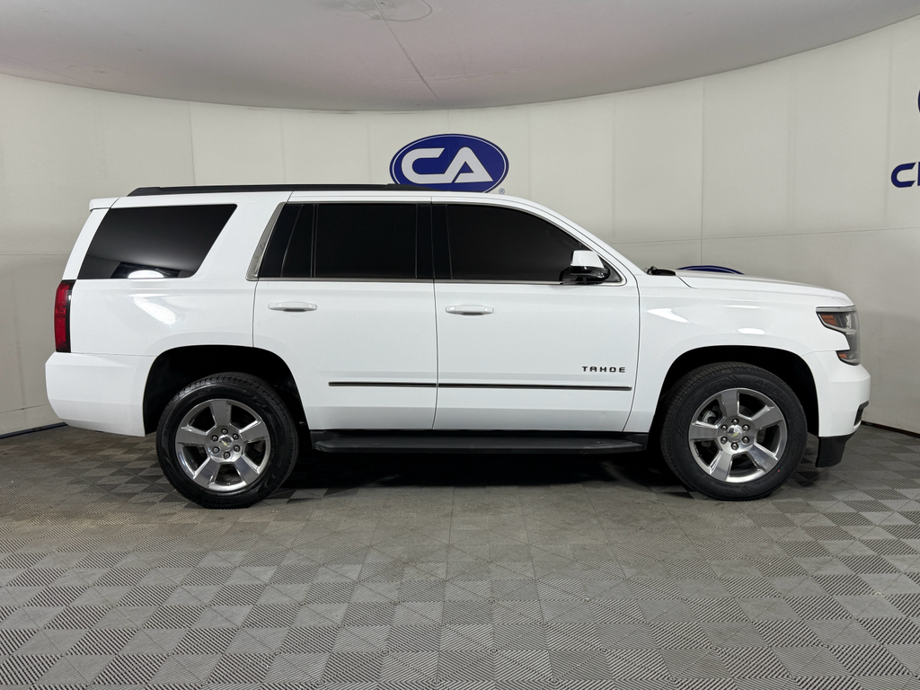 2017 Chevrolet Tahoe LS photo 3