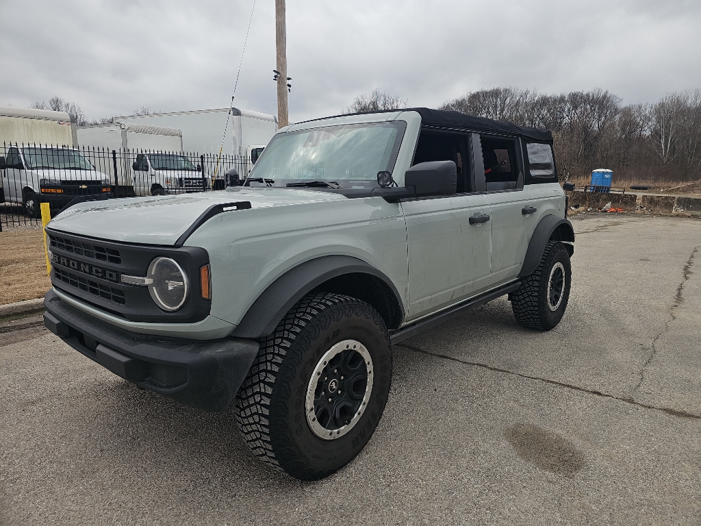 2022 Ford Bronco 4-Door Base