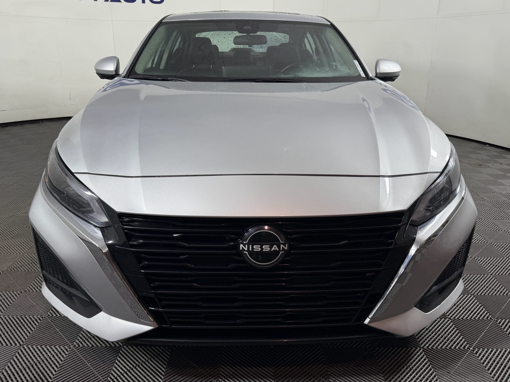 2024 Nissan Altima 2.5 SL photo 2