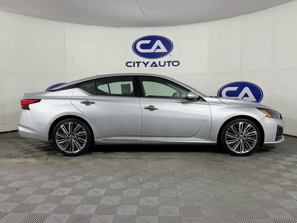 2024 Nissan Altima 2.5 SL photo 3
