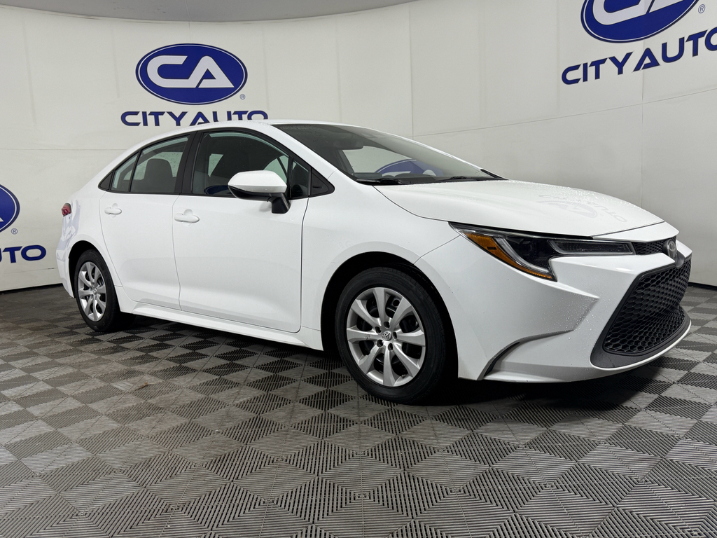 2021 Toyota Corolla LE's photo