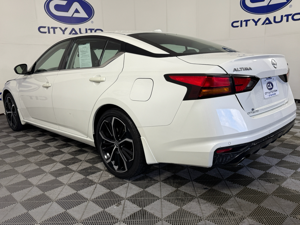2024 Nissan Altima 2.5 SR photo 4