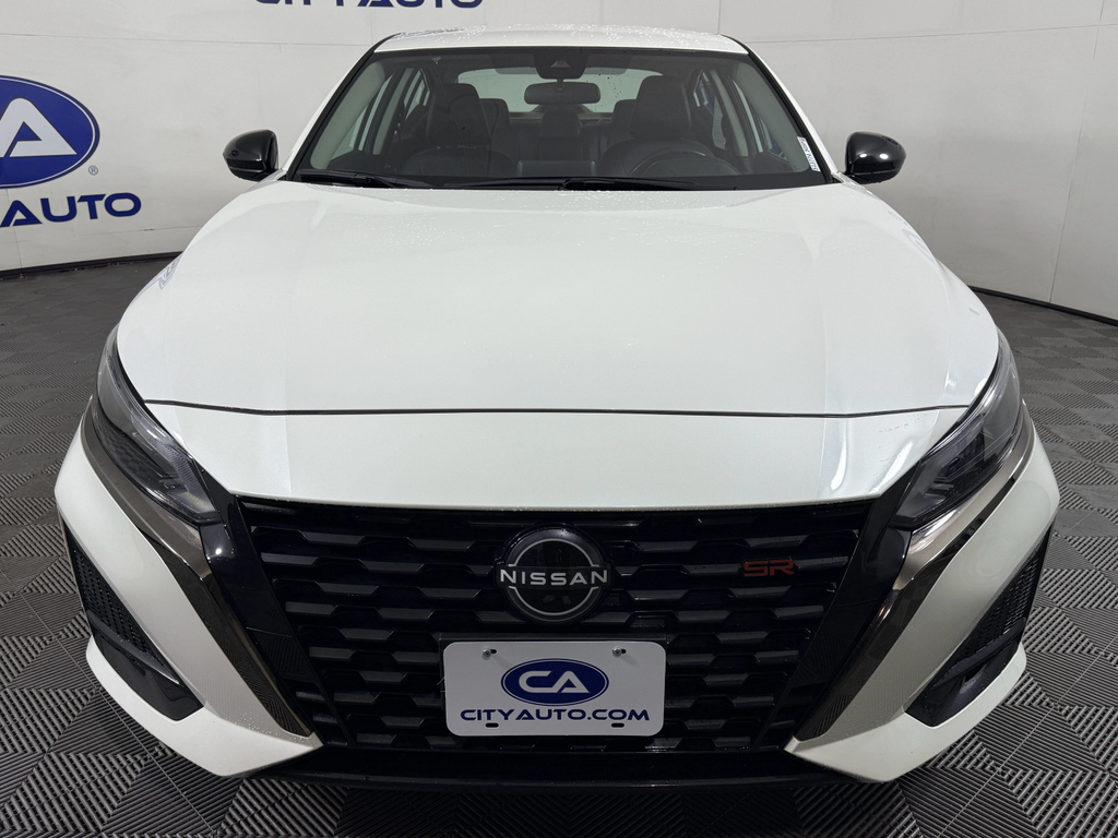 2024 Nissan Altima 2.5 SR photo 2