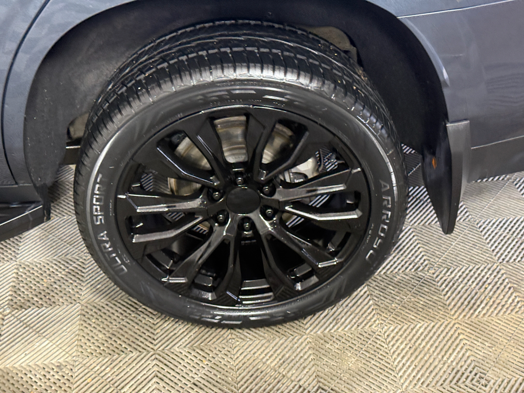 2021 Chevrolet Tahoe LS photo 2