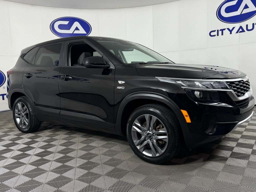 2021 Kia Seltos LX's photo