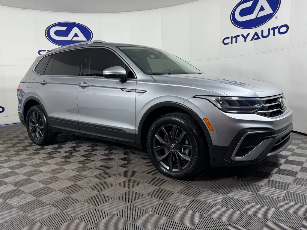 2022 Volkswagen Tiguan SE's photo