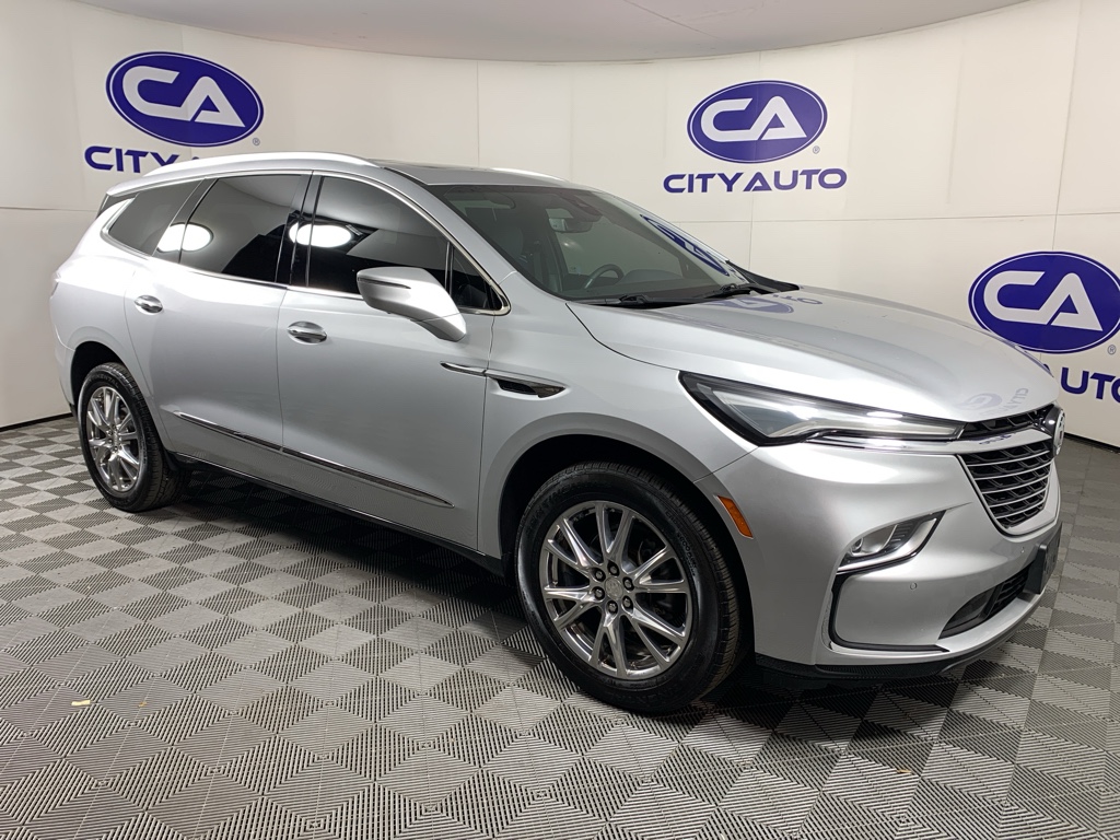 2022 Buick Enclave Essence's photo
