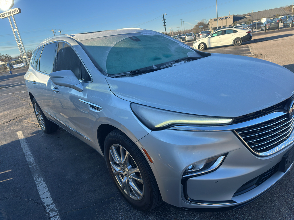 2022 Buick Enclave Essence's photo