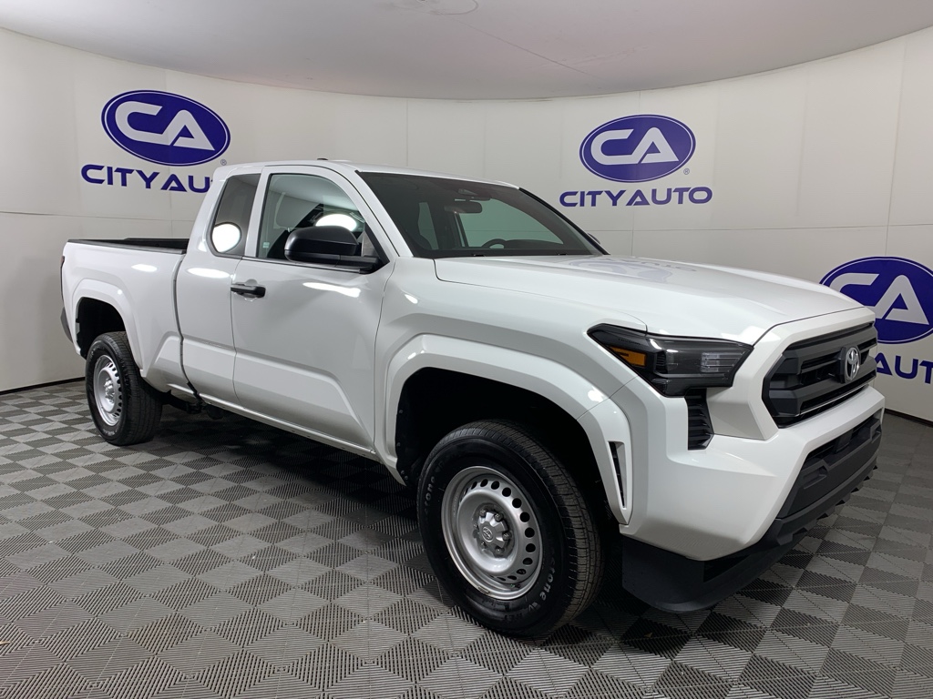 2024 Toyota Tacoma SR's photo
