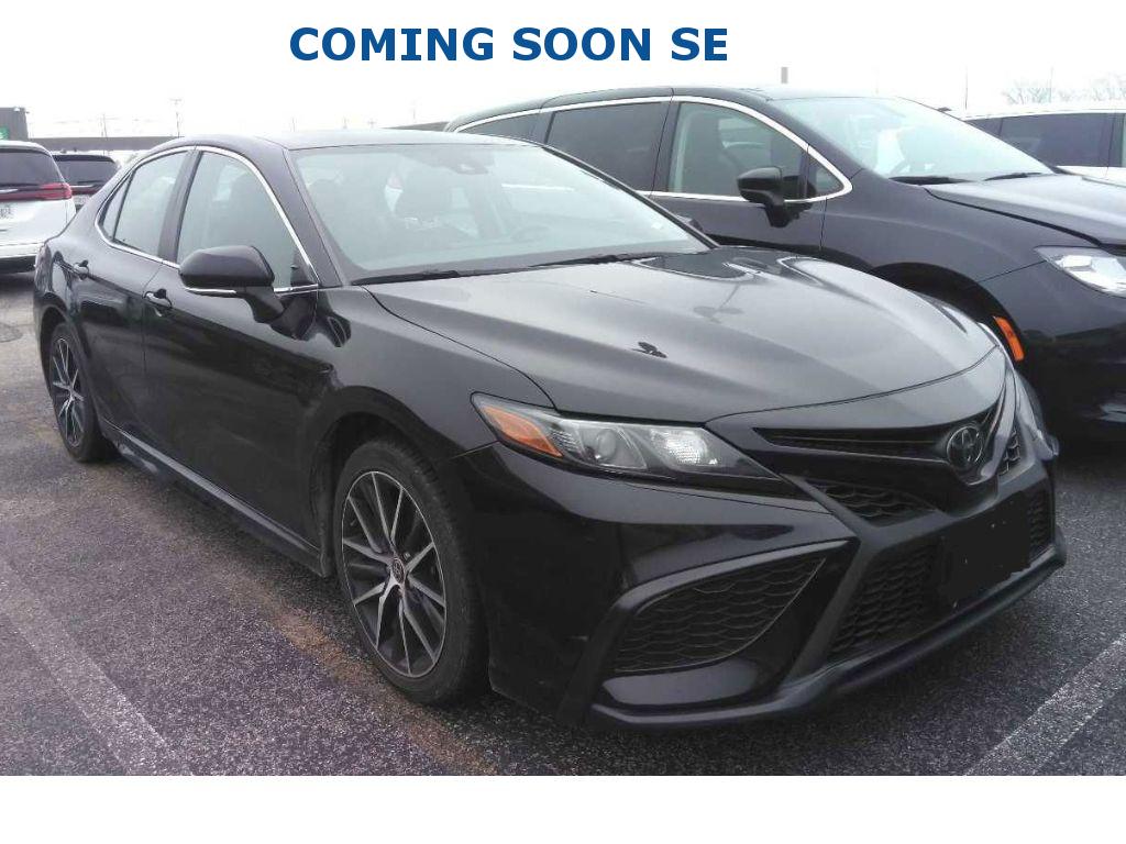 2023 Toyota Camry SE's photo