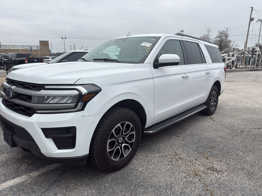 2023 Ford Expedition XLT's photo