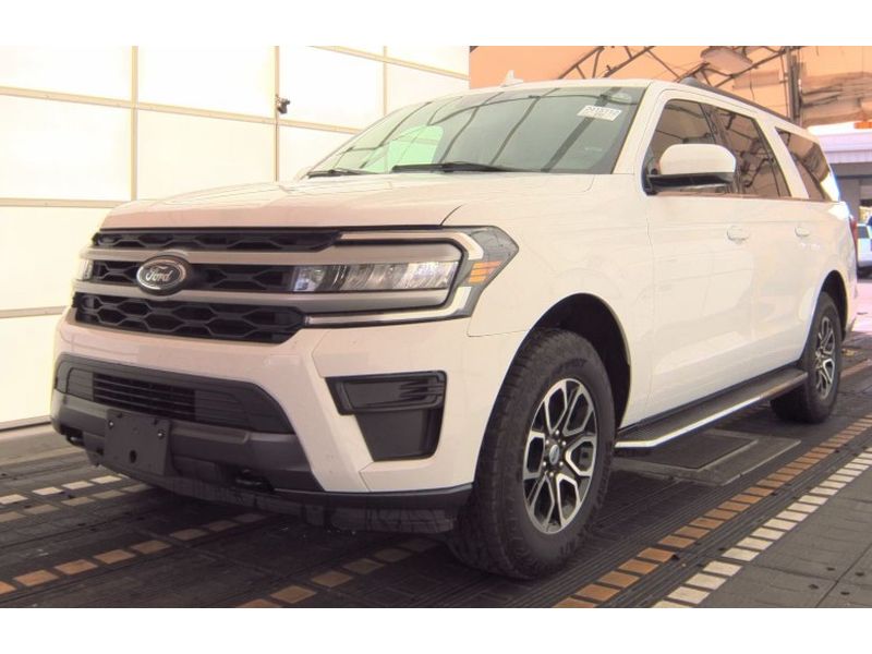 2023 Ford Expedition XLT's photo