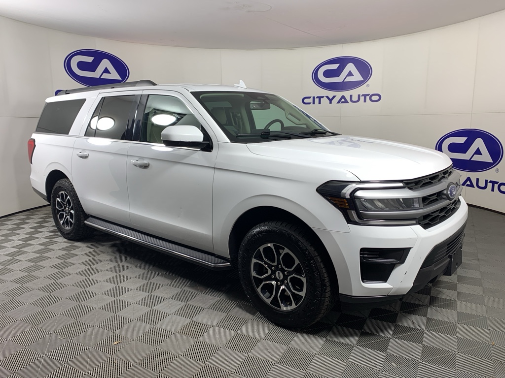 2023 Ford Expedition XLT's photo