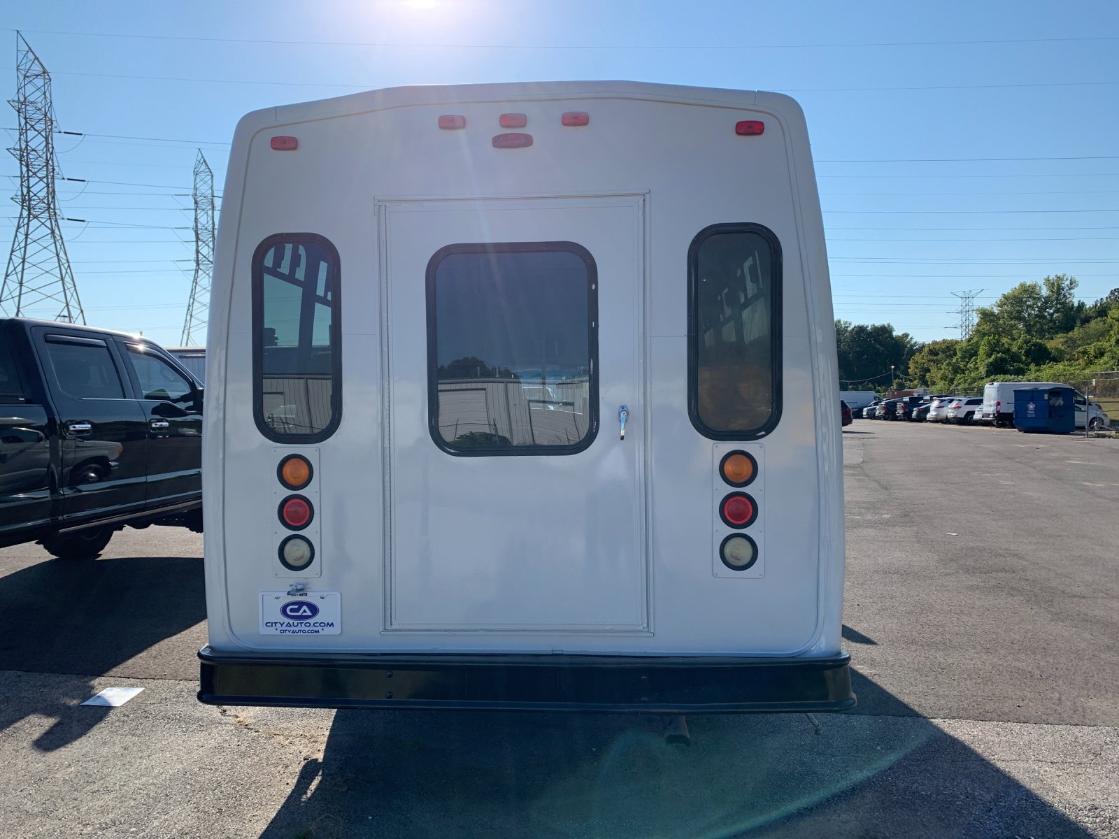 Vehicle photo 4