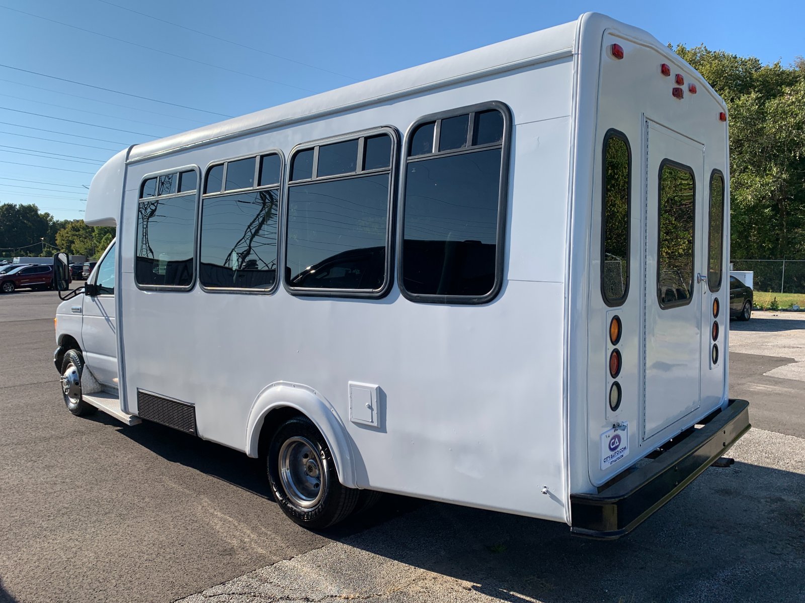 Vehicle photo 5