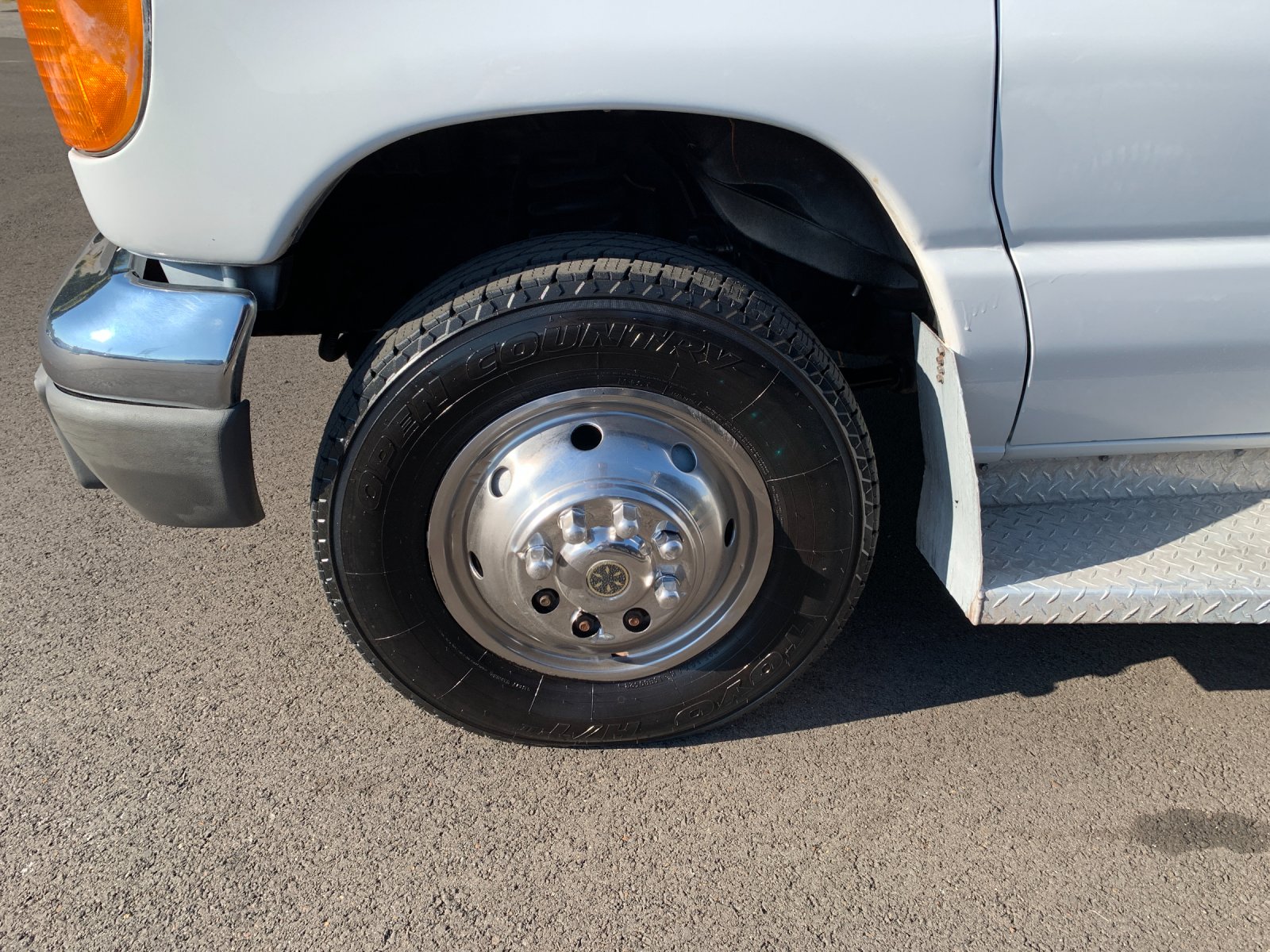 Vehicle photo 9