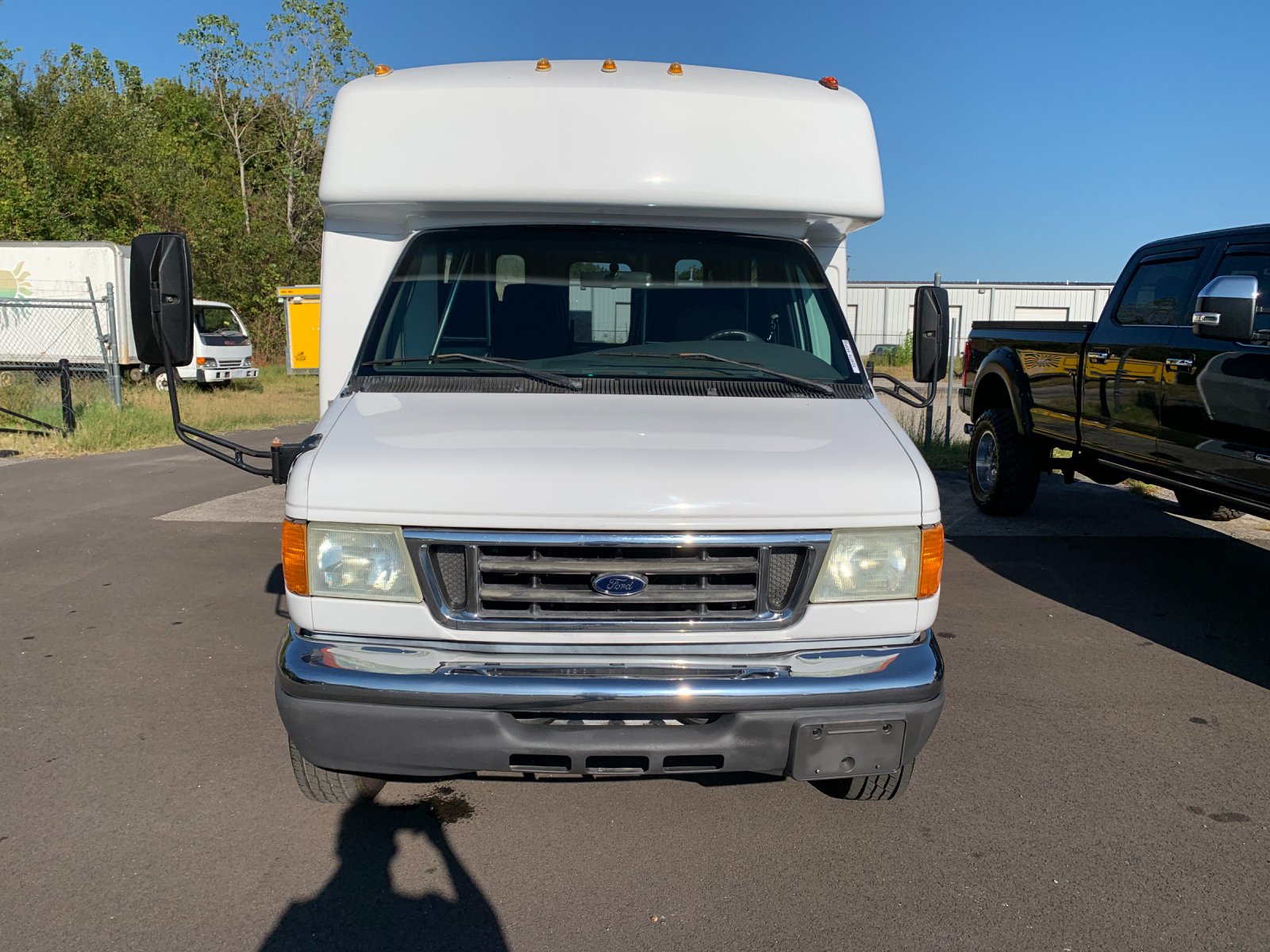 Vehicle photo 7
