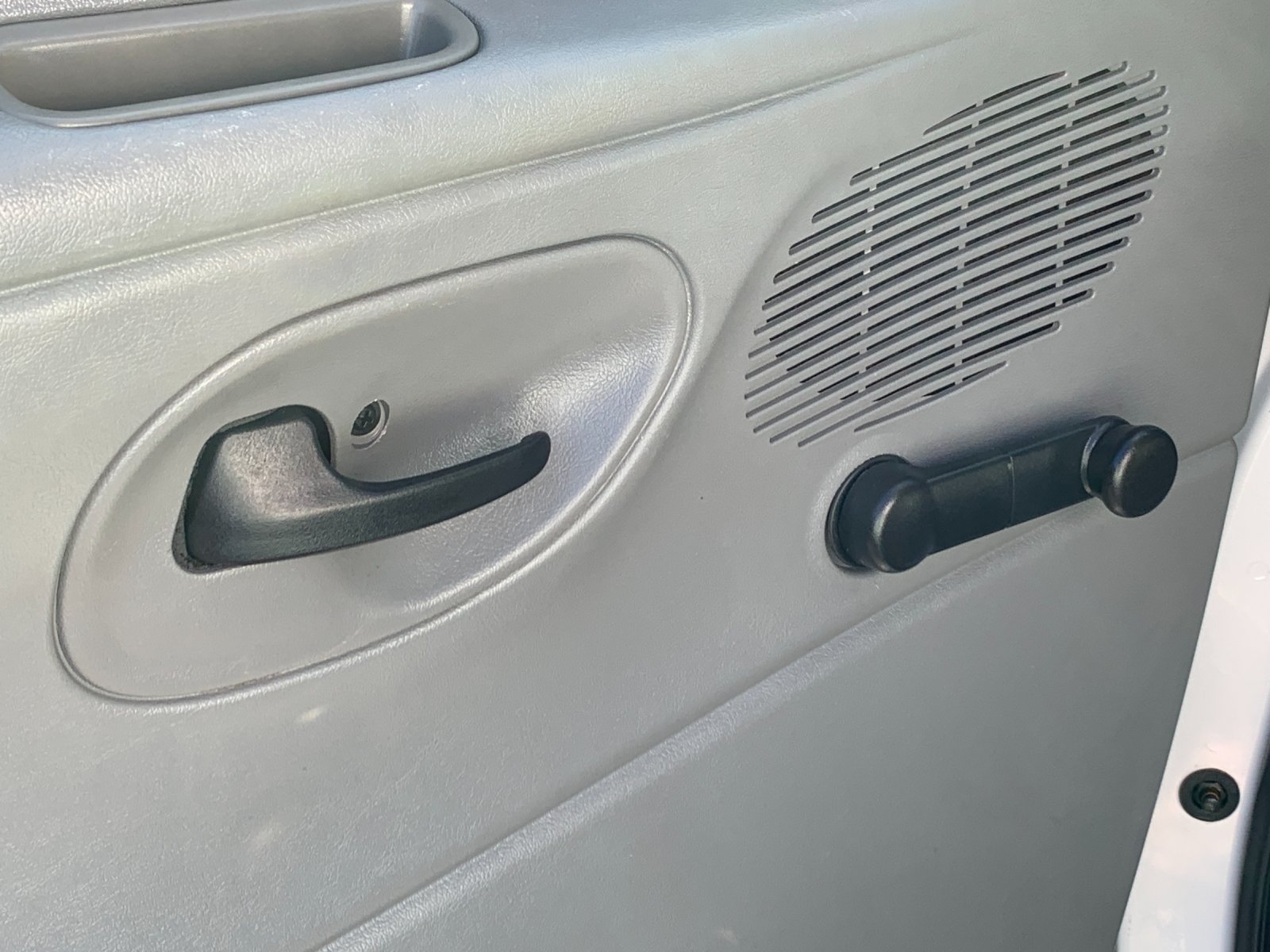 Vehicle photo 13