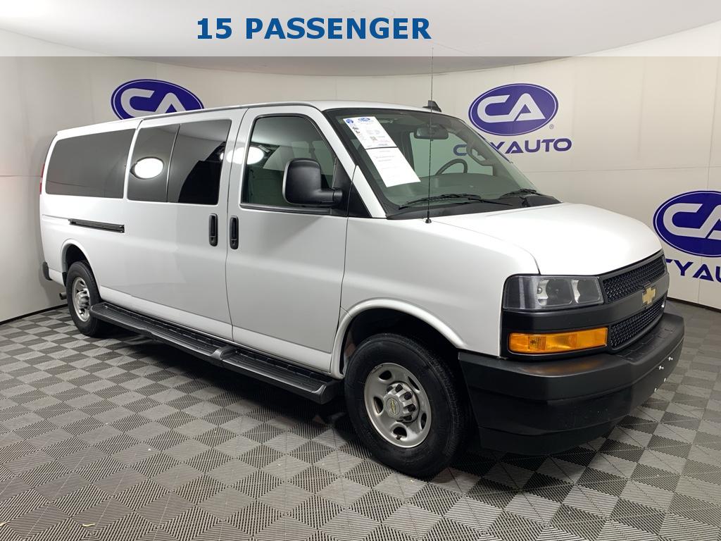 2023 Chevrolet Express Passenger LS's photo