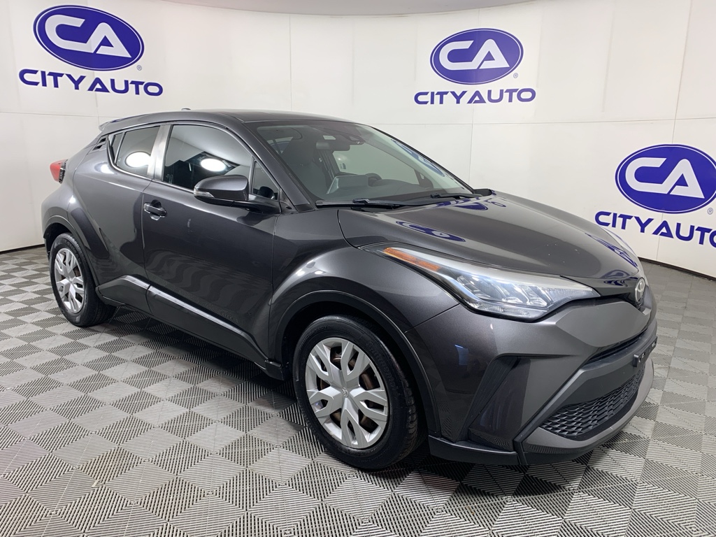 2021 Toyota C-HR LE's photo
