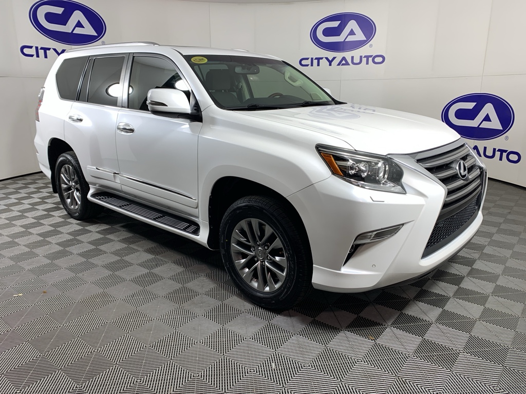 2017 Lexus GX Luxury's photo