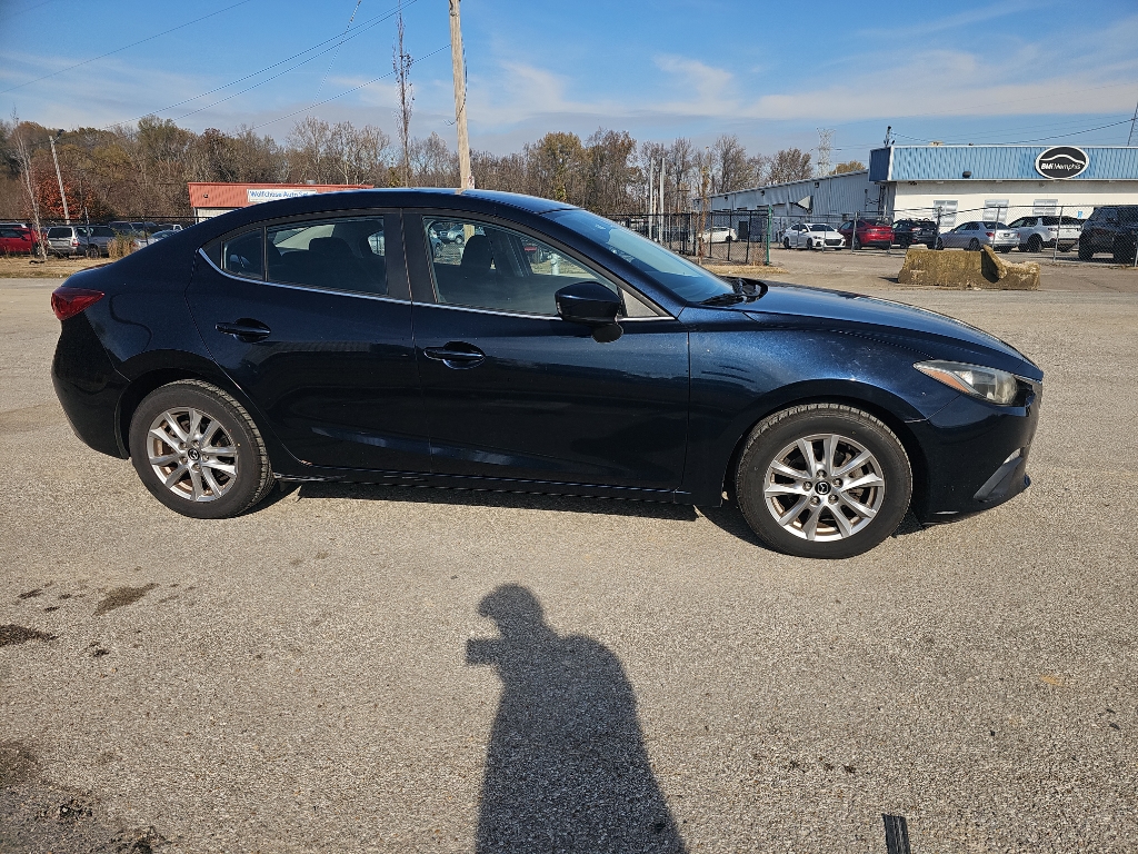 2016 Mazda MAZDA3 i Sport's photo