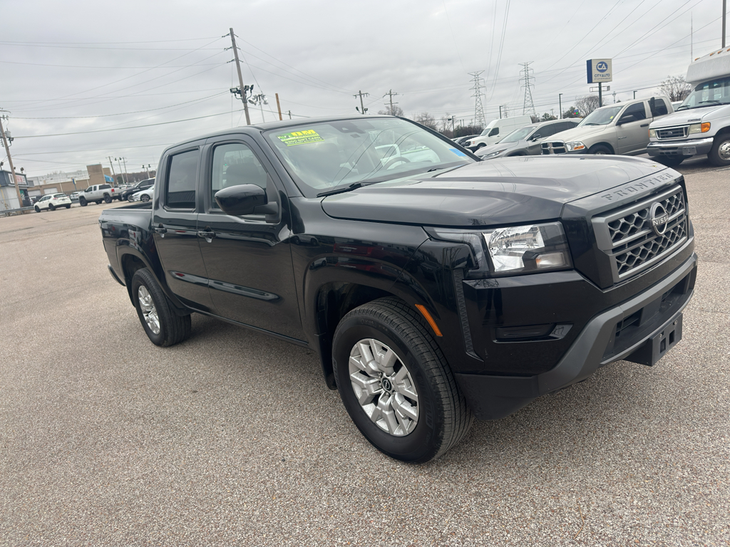 2022 Nissan Frontier SV's photo