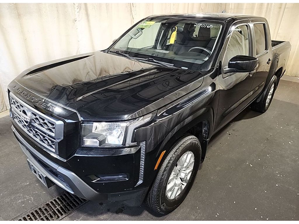 2022 Nissan Frontier SV's photo