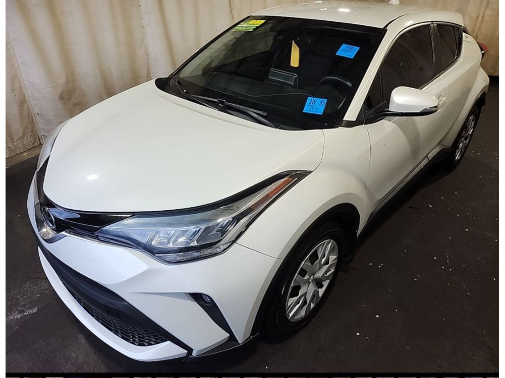 2020 Toyota C-HR LE's photo