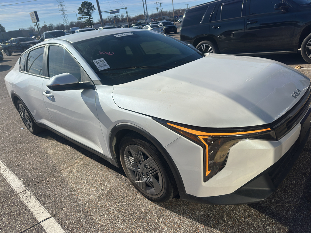 2025 Kia K4 LX's photo