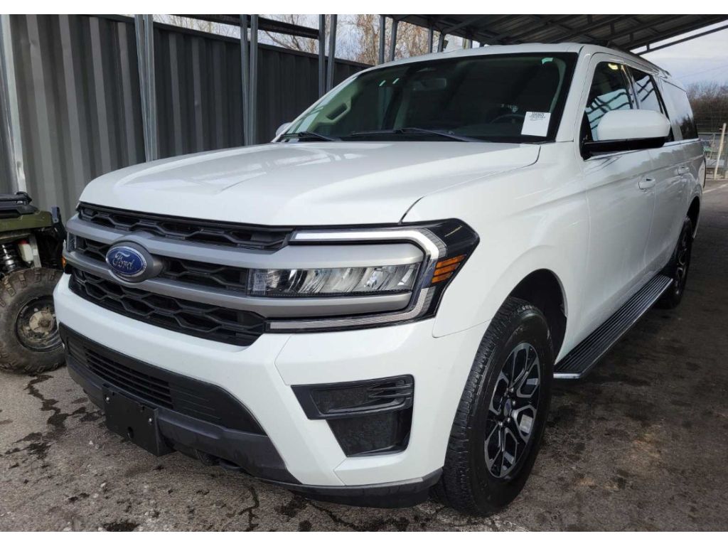 2023 Ford Expedition XLT's photo