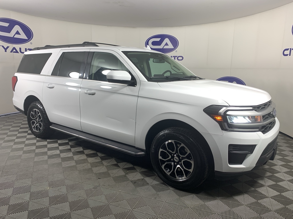 2023 Ford Expedition XLT's photo