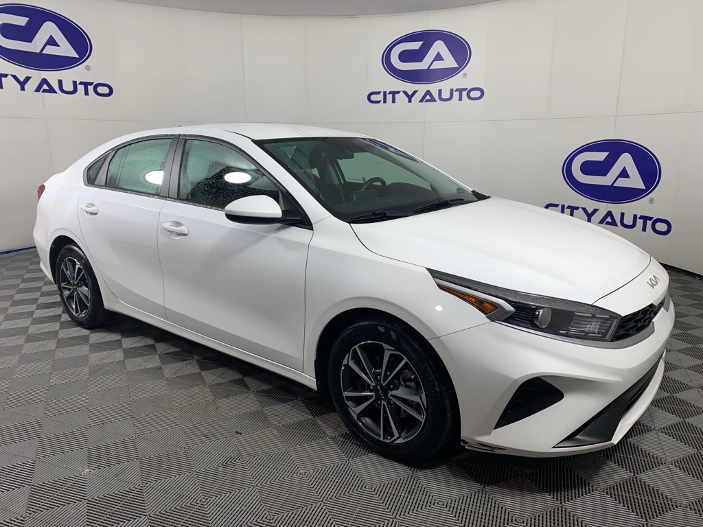 2024 Kia Forte LXS's photo