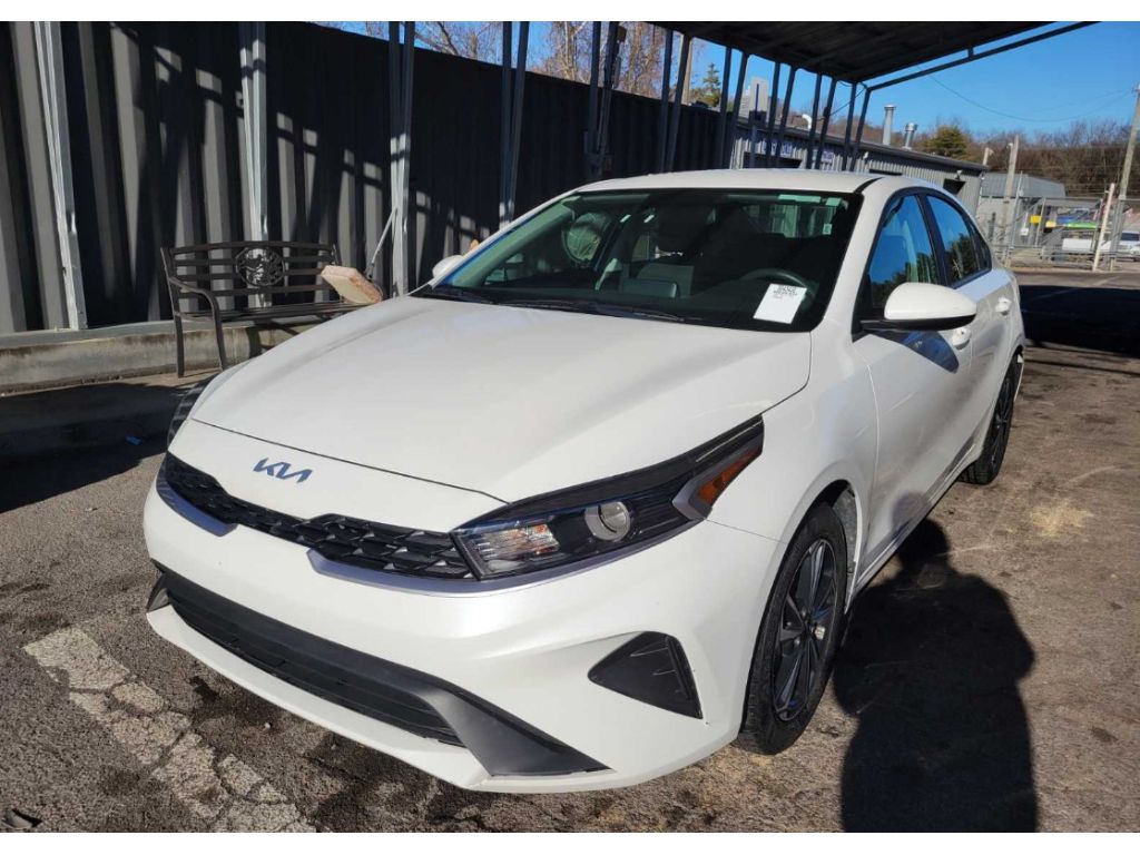 2024 Kia Forte LXS's photo