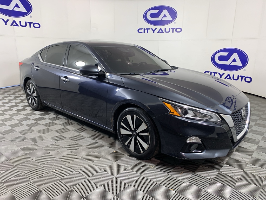 2019 Nissan Altima SL's photo