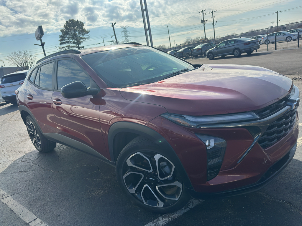 2024 Chevrolet Trax RS's photo