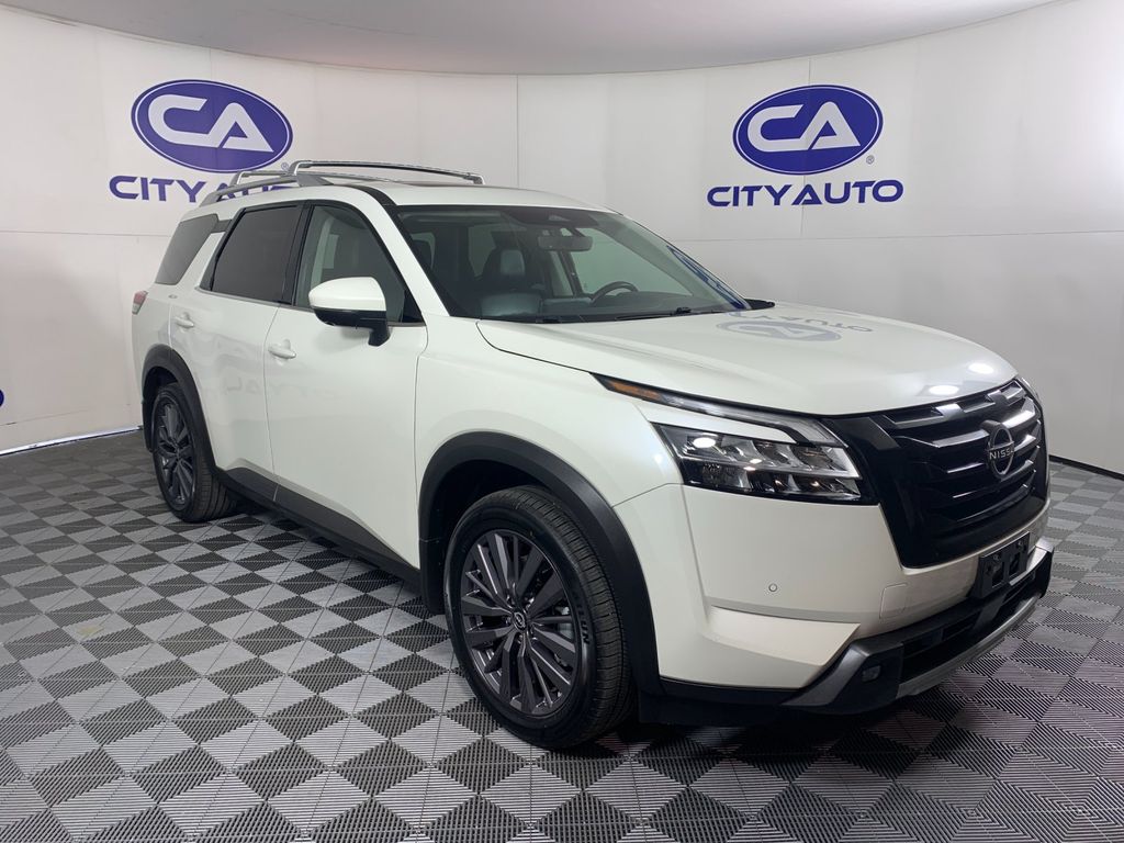 2023 Nissan Pathfinder SL