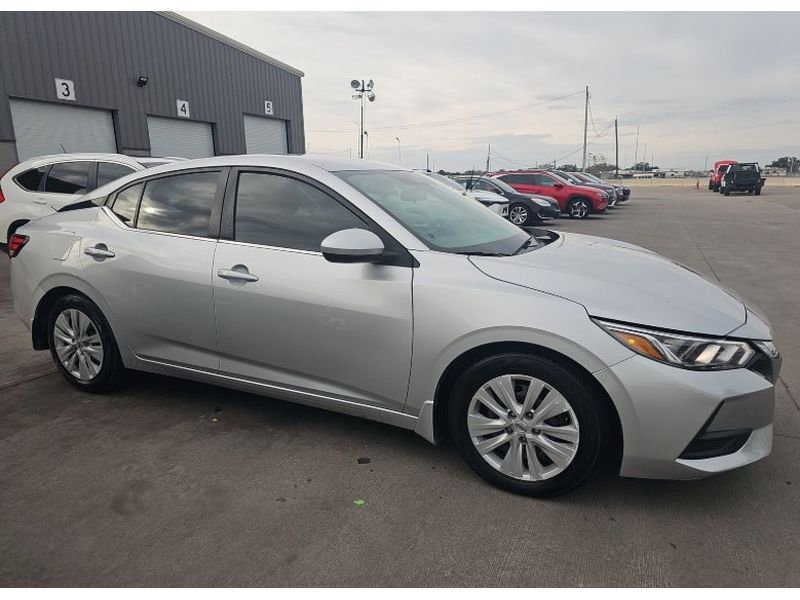 2021 Nissan Sentra S's photo