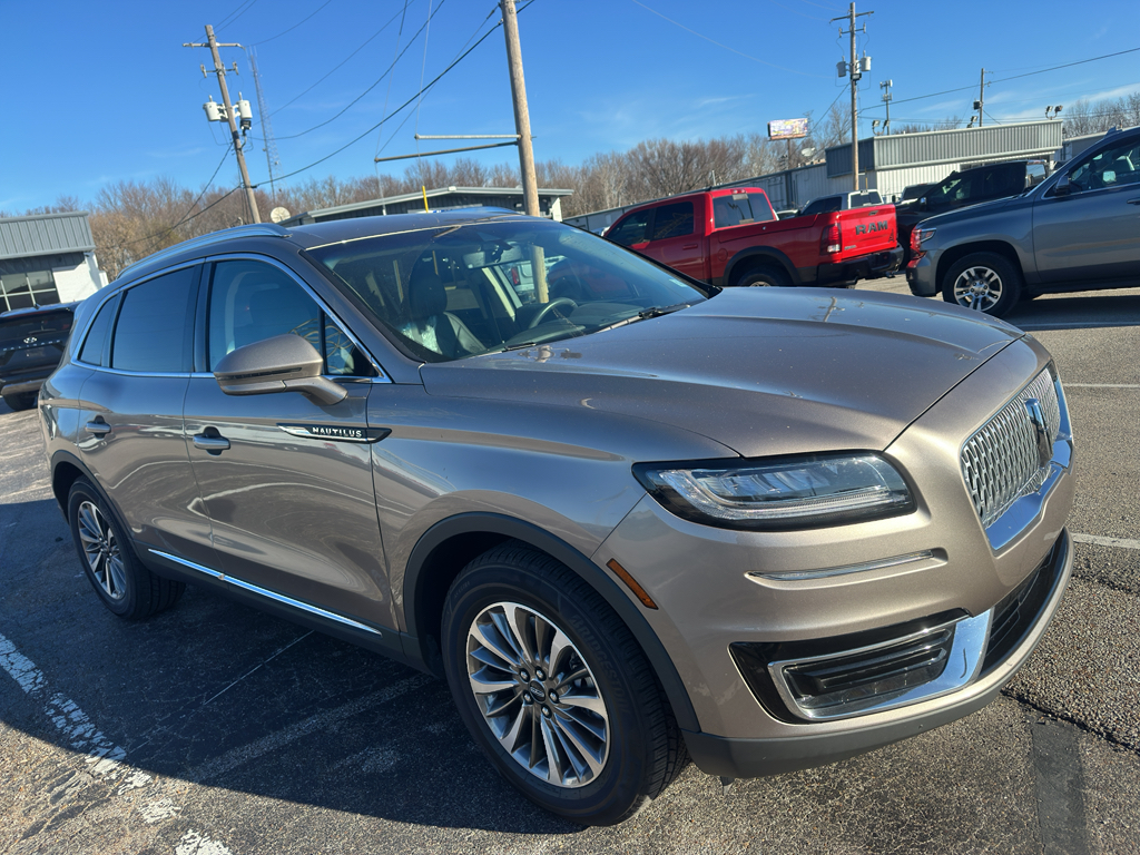 2019 Lincoln Nautilus Reserve's photo