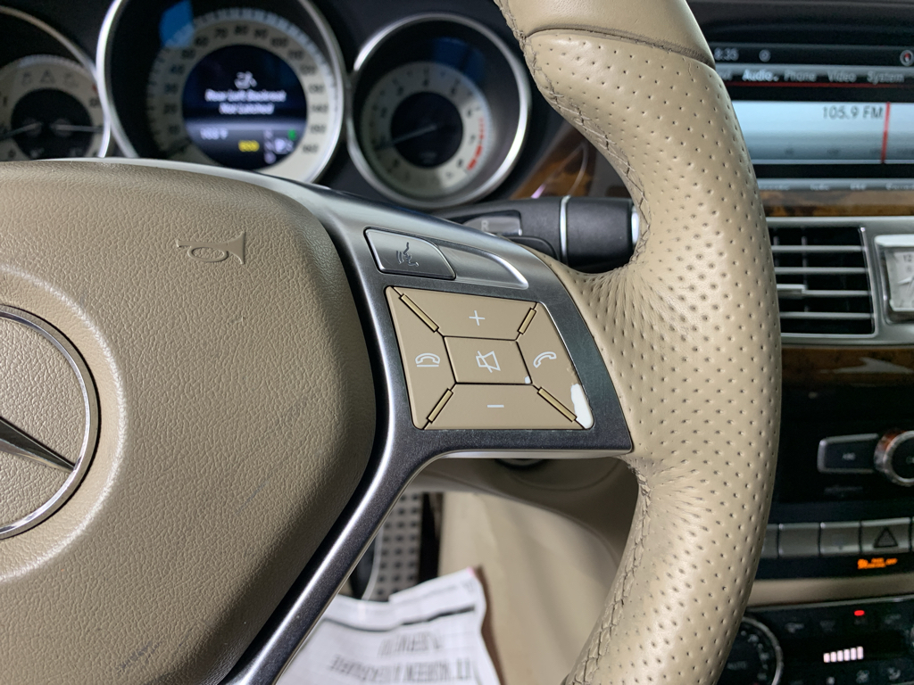 Vehicle photo 19
