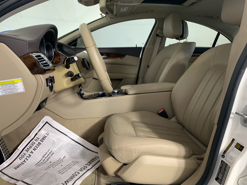 Vehicle photo 15