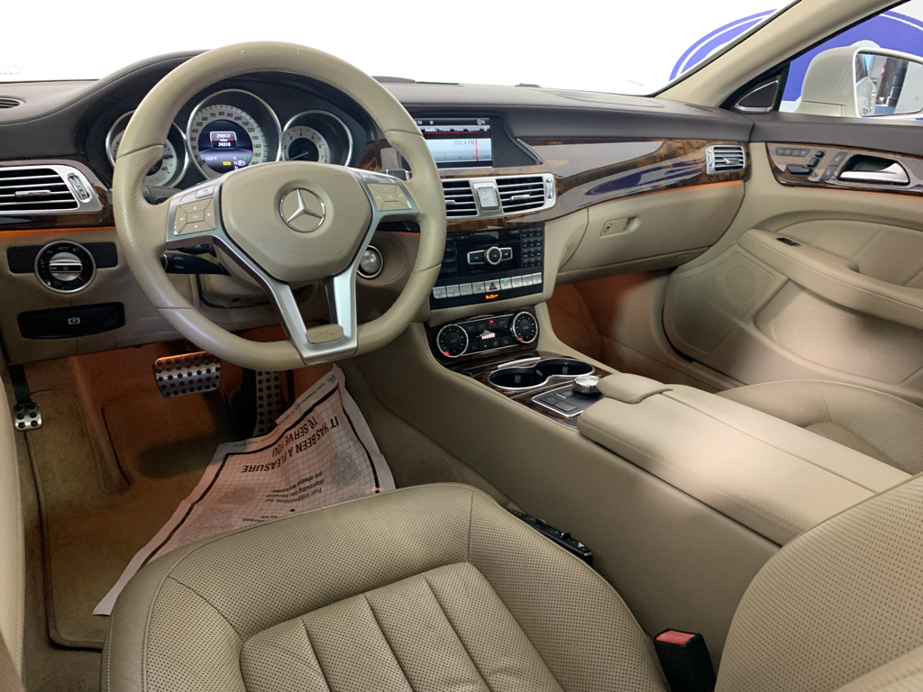 Vehicle photo 32