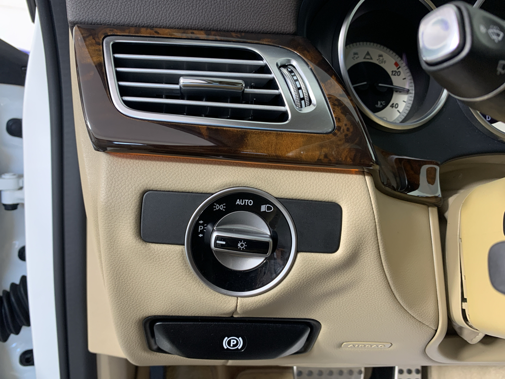 Vehicle photo 16