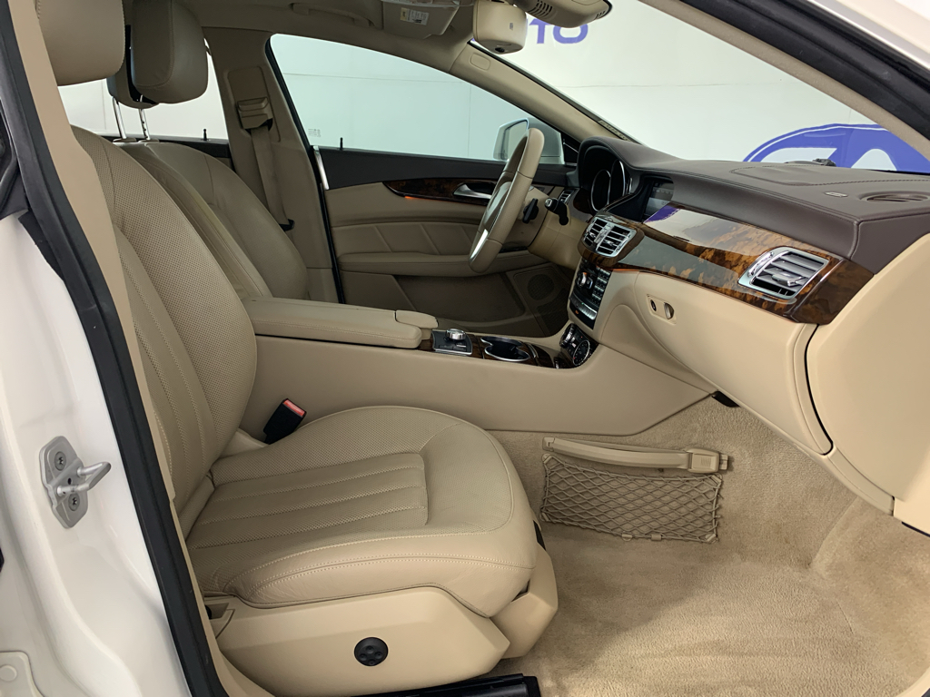 Vehicle photo 38