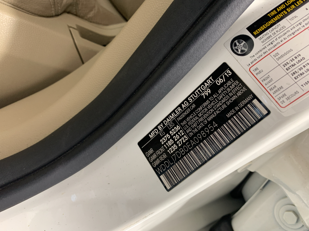 Vehicle photo 12
