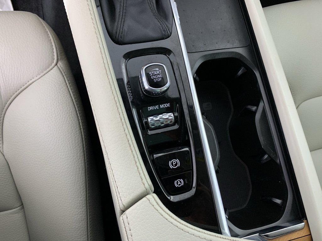 2021 Volvo XC90 Momentum - Photo 18