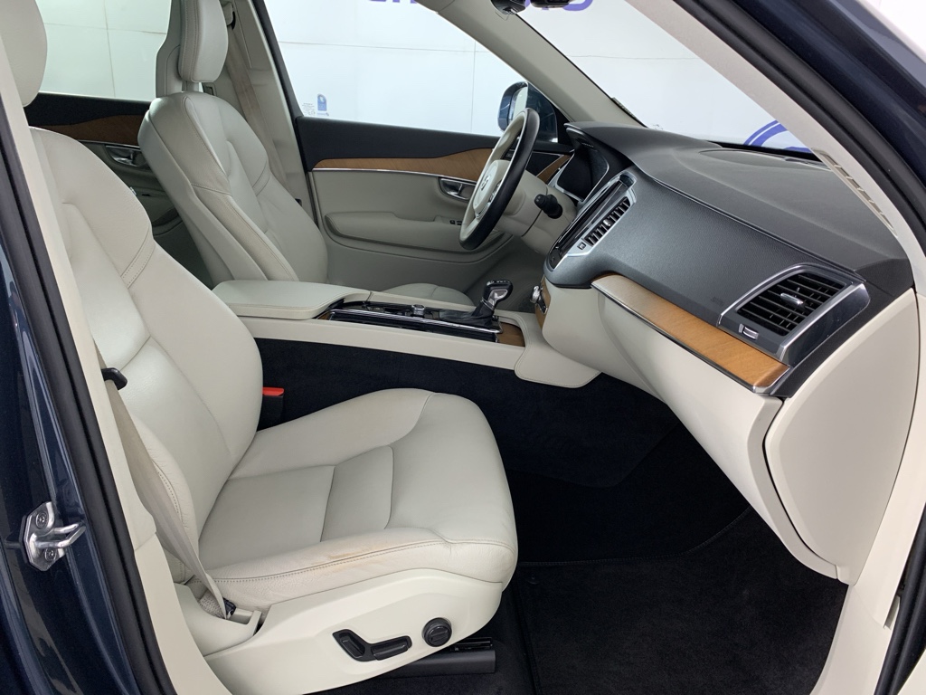 2021 Volvo XC90 Momentum - Photo 43
