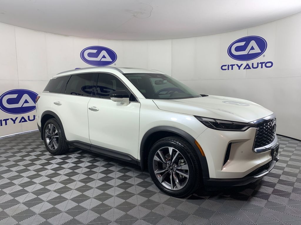 Majestic White 2022 INFINITI QX60 Luxe FWD SUV / Crossover Front-Wheel Drive 9-Speed Automatic