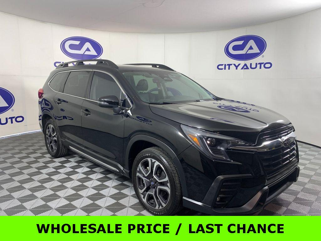 2023 Subaru Ascent Limited 7 Passenger's photo